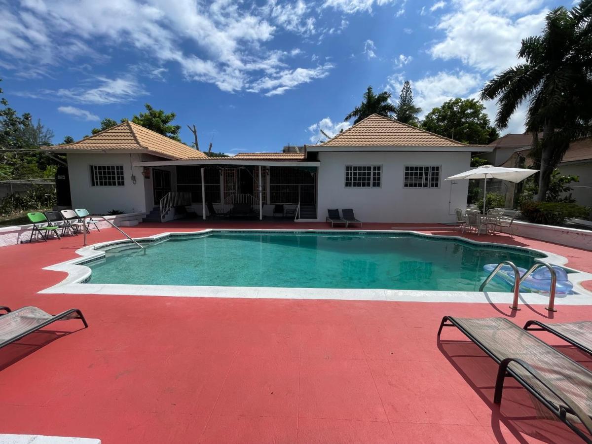 The Lodge @ Peaceful Palms Montego Bay Ngoại thất bức ảnh